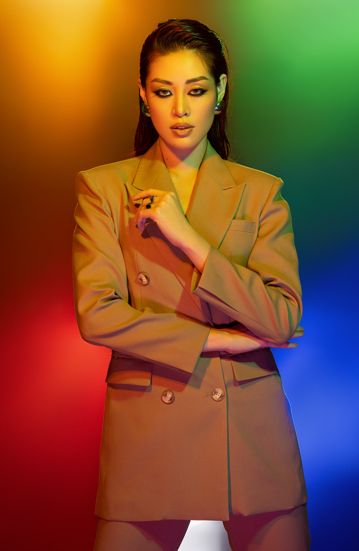 Hoa hậu Khánh Vân khoe nhan sắc mới lạ trong bộ ảnh cá tính đầy ấn tượng