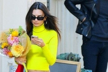 "Thiên thần nội y" Emily Ratajkowski đẹp cuốn hút trên đường phố