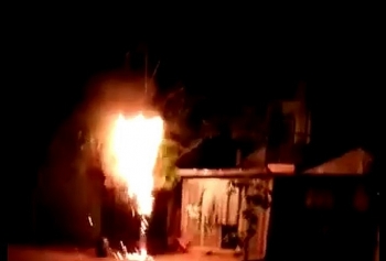 video tru dien o binh duong bat ngo no bum bup chay ruc trong dem