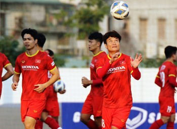 ĐT Việt Nam nhận hung tin trước trận gặp Australia, Công Phượng nóng lòng đấu Trung Quốc