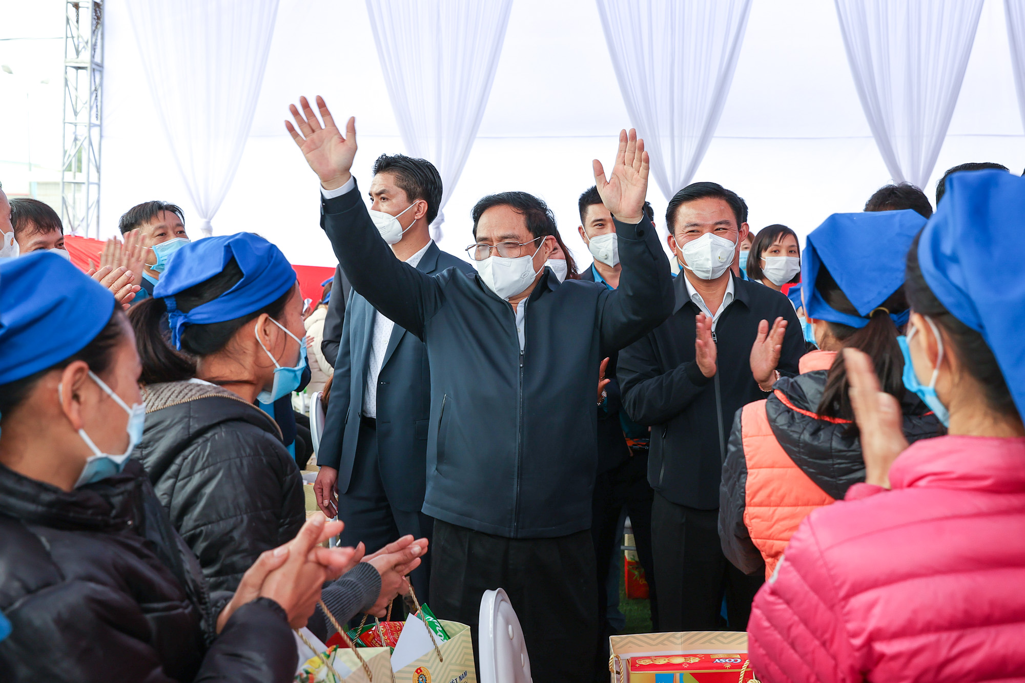 Thủ tướng Phạm Minh Chính: Tổ chức Tết vui tươi, an toàn, lành mạnh, tiết kiệm và tình nghĩa cho nhân dân - Ảnh 10.