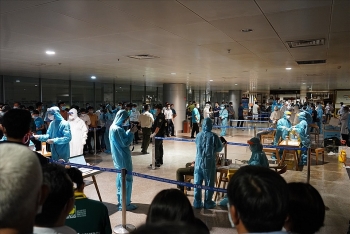 Hơn 10 nghìn nhân viên sân bay Nội Bài âm tính với COVID-19