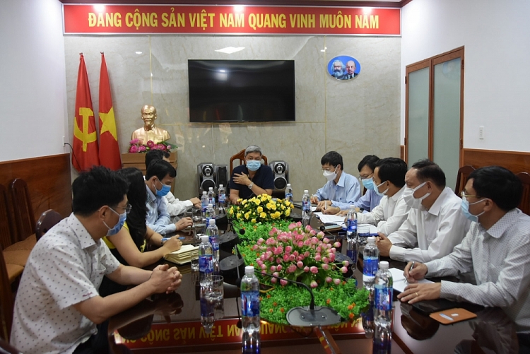 Các thành viên Tổ thường trực đặc biệt báo cáo các hoạt động đã được triển khai trong thời gian vừa qua