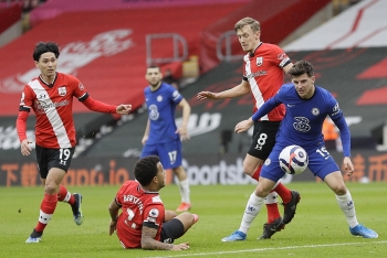 ket qua bang xep hang bxh ngoai hang anh ngay 212 top 4 ruc lua liverpool lai bai tran