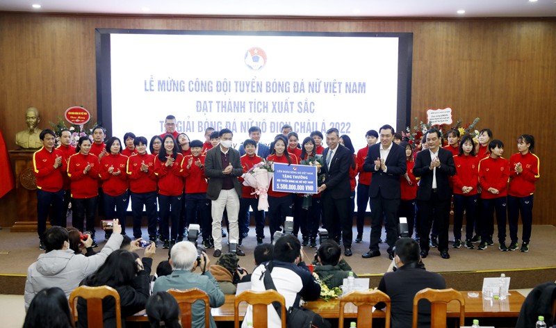 Tuyển nữ Việt Nam nhận "cơn mưa" tiền thưởng sau tấm vé dự World Cup 2023