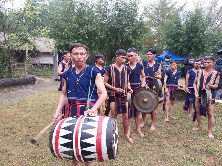 Lễ cưới của người Ba Na: Giữ nến không tắt để tình yêu vĩnh cửu | Văn hóa | Vietnam+ (VietnamPlus)