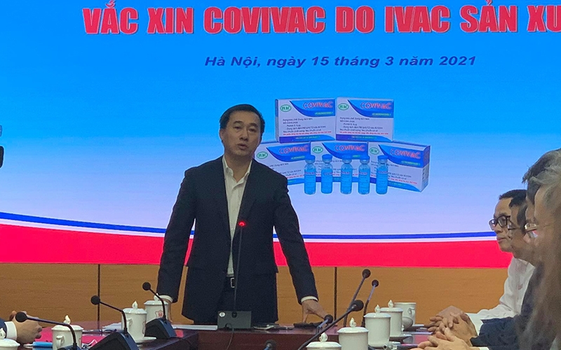 Thứ trưởng Y tế Trần Văn Thuấn phát biểu tại buổi lễ khởi động tiêm thử nghiệm.
