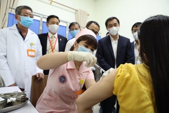 Sáng 23/3, thêm 15 người tiêm thử nghiệm vắc xin 'made in Việt Nam' - COVIVAC