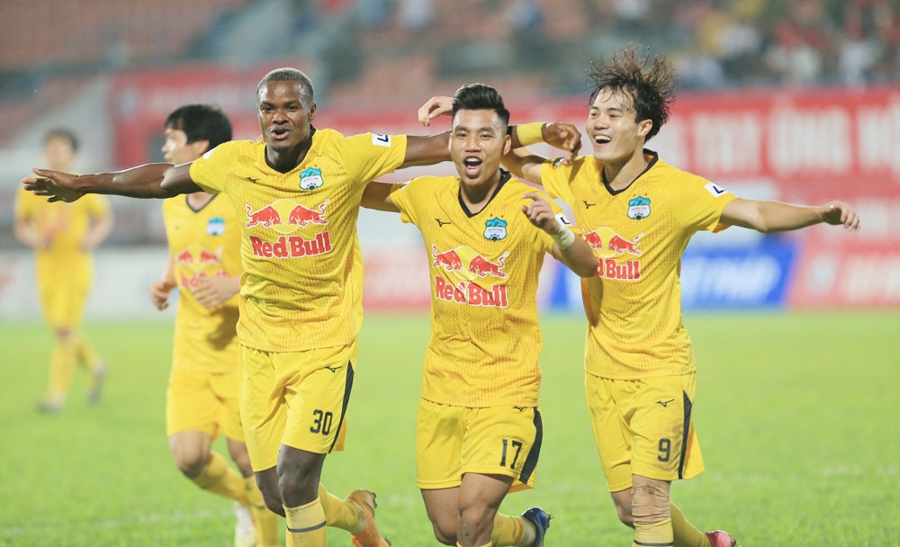 VFF phán quyết số phận V-League 2021: Bầu Đức nhận tin sốc