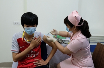 Những người đầu tiên tiêm thử nghiệm mũi 2 vắc xin COVIVAC của Việt Nam
