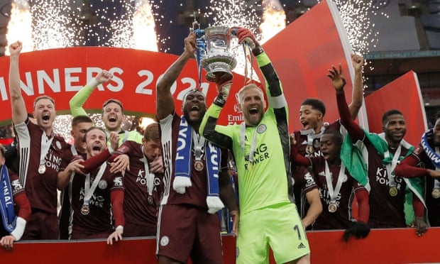 Chelsea dâng cúp FA Cup cho Leicester, dự báo trắng tay cuối mùa giải