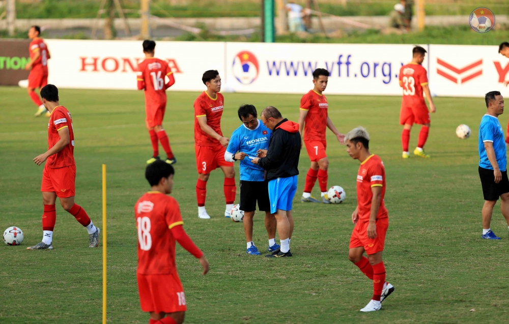 Vòng loại World Cup 2022: Quang Hải phải tập riêng