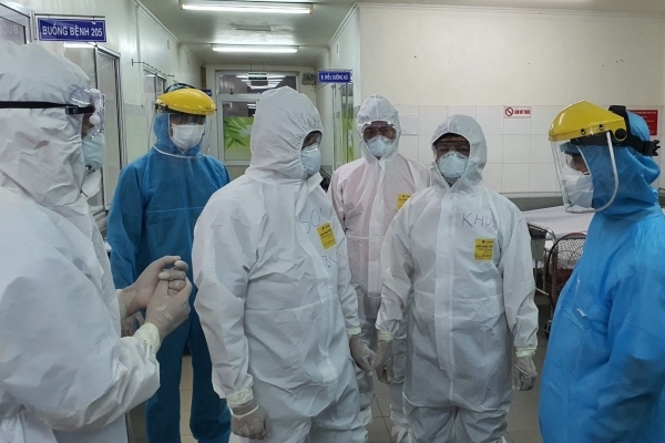 Trưa 25/5: Việt Nam ghi nhận thêm 100 ca mắc COVID-19