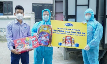 Quỹ sữa vươn cao Việt Nam kịp thời đến với trẻ em Điện Biên trong mùa dịch