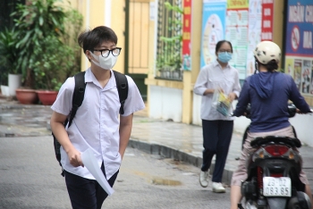 sang nay 136 thi sinh ha noi thi 2 mon toan va lich su