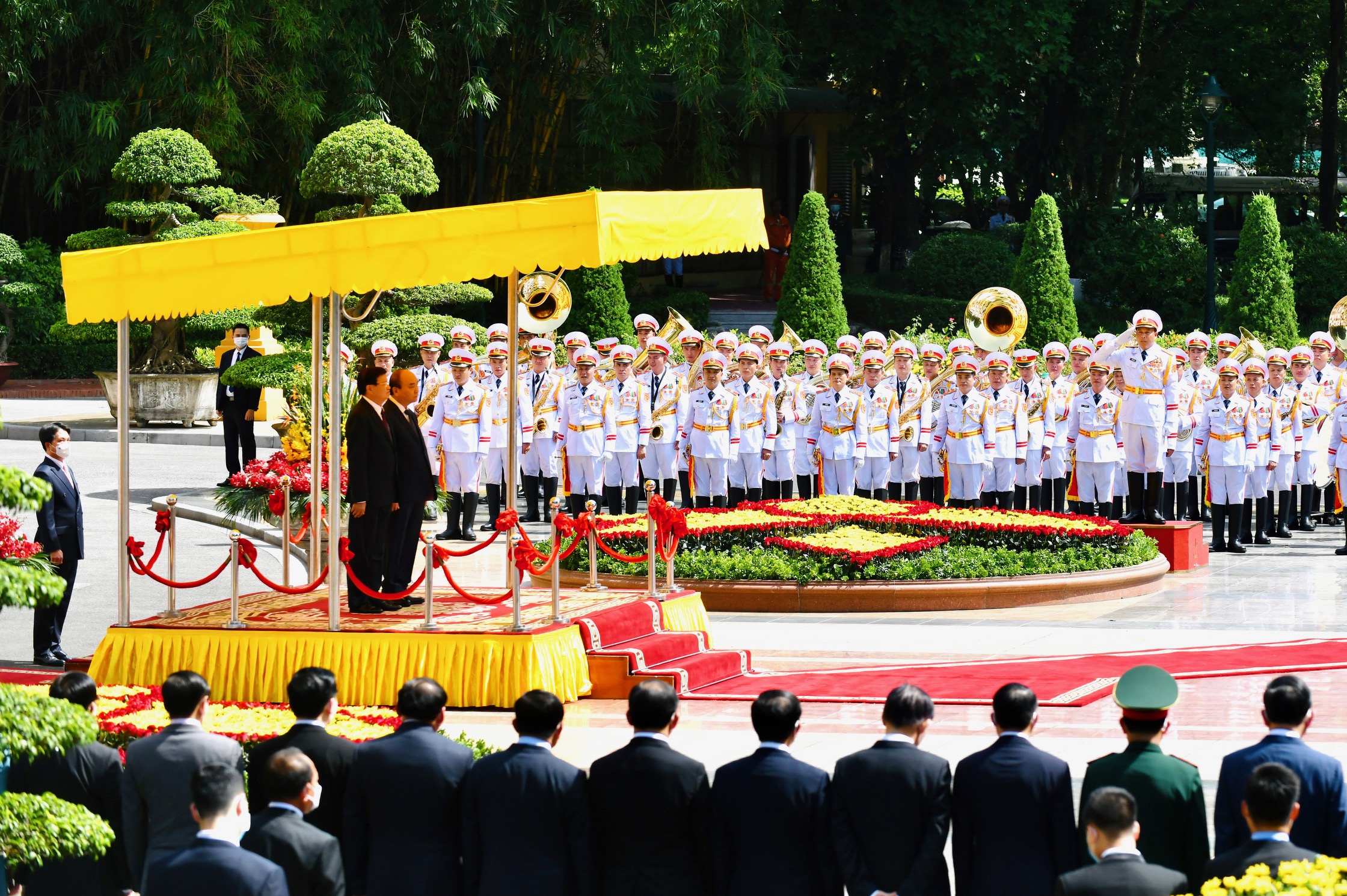 Chủ tịch nước Nguyễn Xuân Phúc chủ trì Lễ đón Tổng Bí thư, Chủ tịch nước Lào