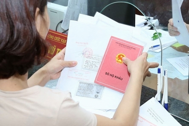 Từ hôm nay (1/7) không cấp mới sổ hộ khẩu, sổ tạm trú giấy
