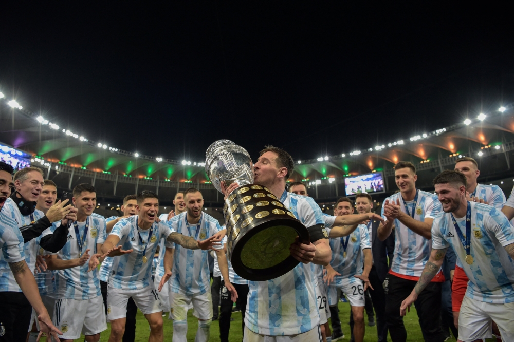 Argentina thắng kịch tính Brazil, Messi lần đầu vô địch Copa America