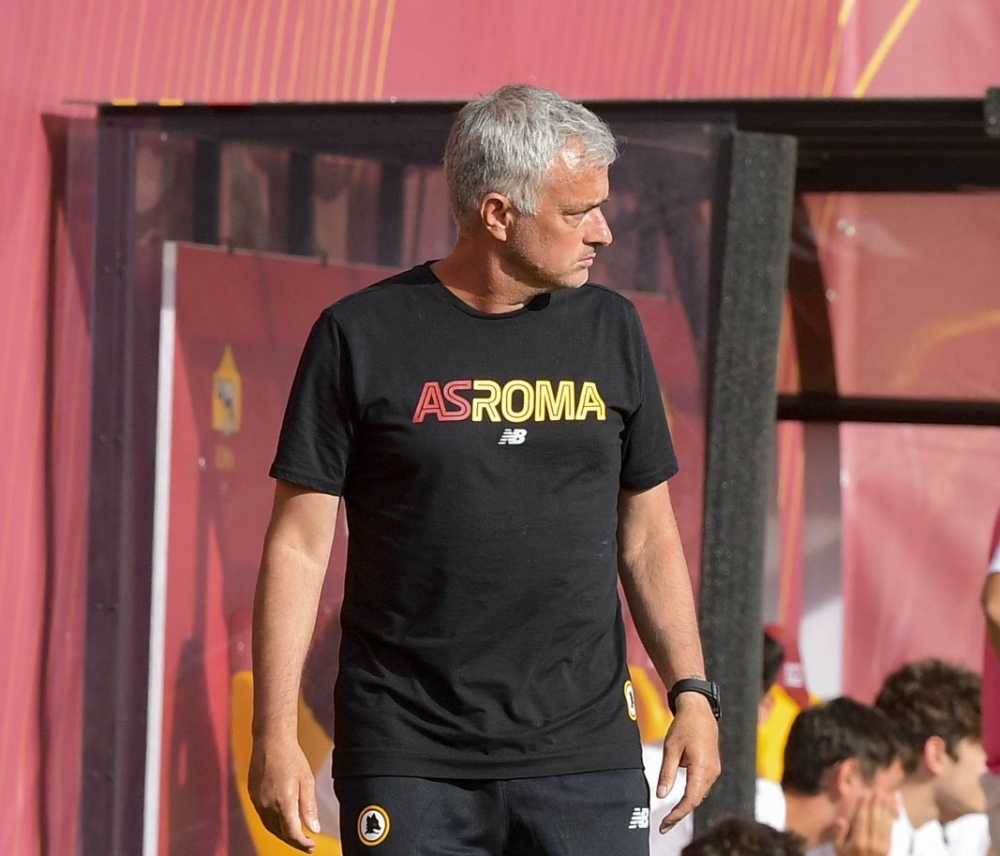 HLV Mourinho ra mắt bằng trận thắng hủy diệt 10-0 cùng AS Roma