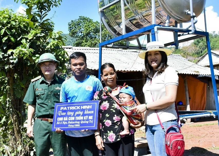 Quảng Trị: Bộ đội Biên phòng trao tặng công trình nước sạch cho người dân biên giới