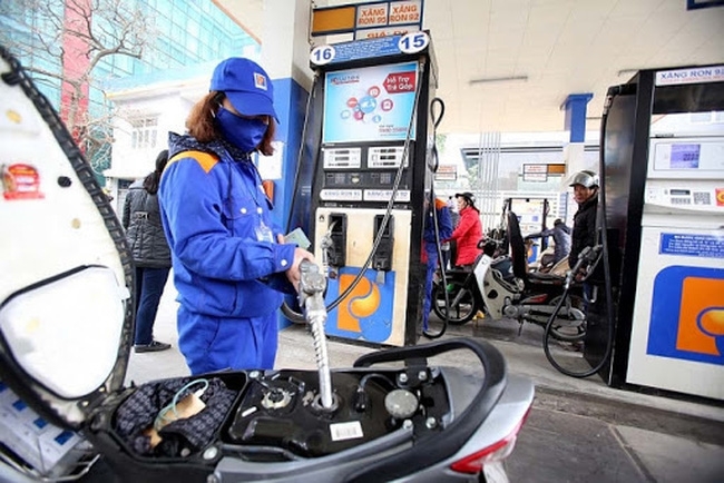 Giá xăng dầu đồng loạt giảm nhẹ