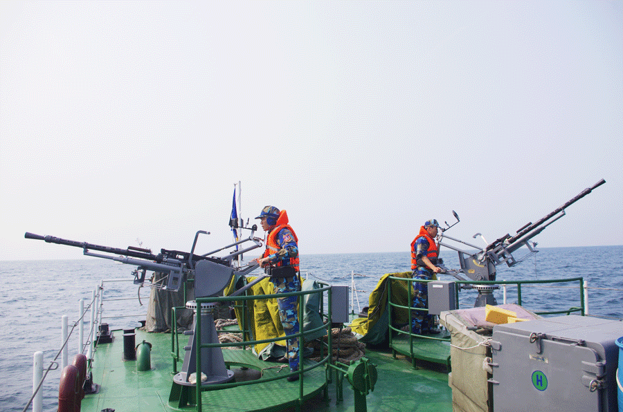 Cảnh sát biển đồng hành cùng ngư dân: Giúp dân bám biển, bảo vệ chủ quyền biển - đảo