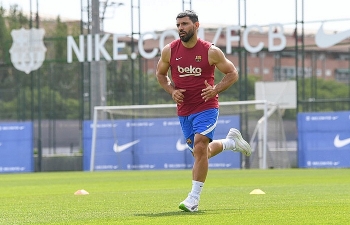 Vắng Messi, Sergio Aguero phải ngồi ngoài 2 tháng ở Barca