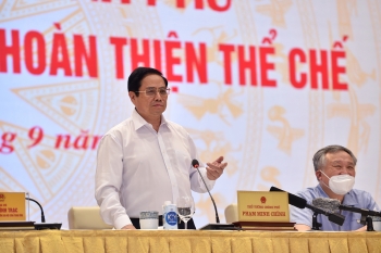 Cần đầu tư cho xây dựng và hoàn thiện thể chế đúng tầm đột phá chiến lược, thực sự là ‘đòn bẩy’ kiến tạo phát triển Cần đầu tư cho xây dựng và hoàn thiện thể chế đúng tầm đột phá chiến lược, thực sự là ‘đòn bẩy’ kiến tạo phát triển