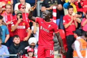 Kết quả bóng đá Anh mới nhất: Liverpool chiếm vị trí số của MU