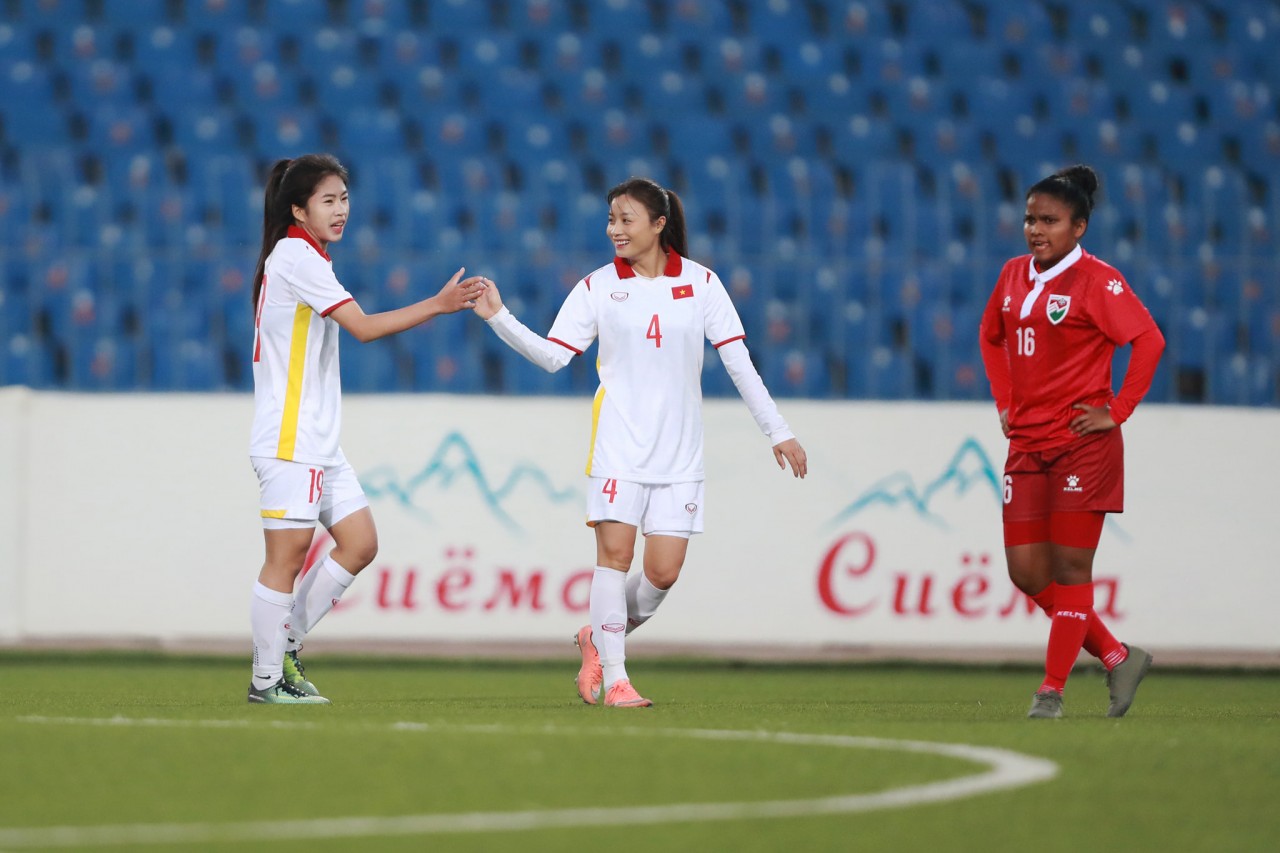 Tuyển nữ Việt Nam thắng 16-0, HLV Mai Đức Chung vẫn chưa hài lòng