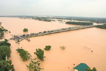 Miền Trung còn tiếp tục có mưa lớn, nhiều địa phương ở trạng thái báo động