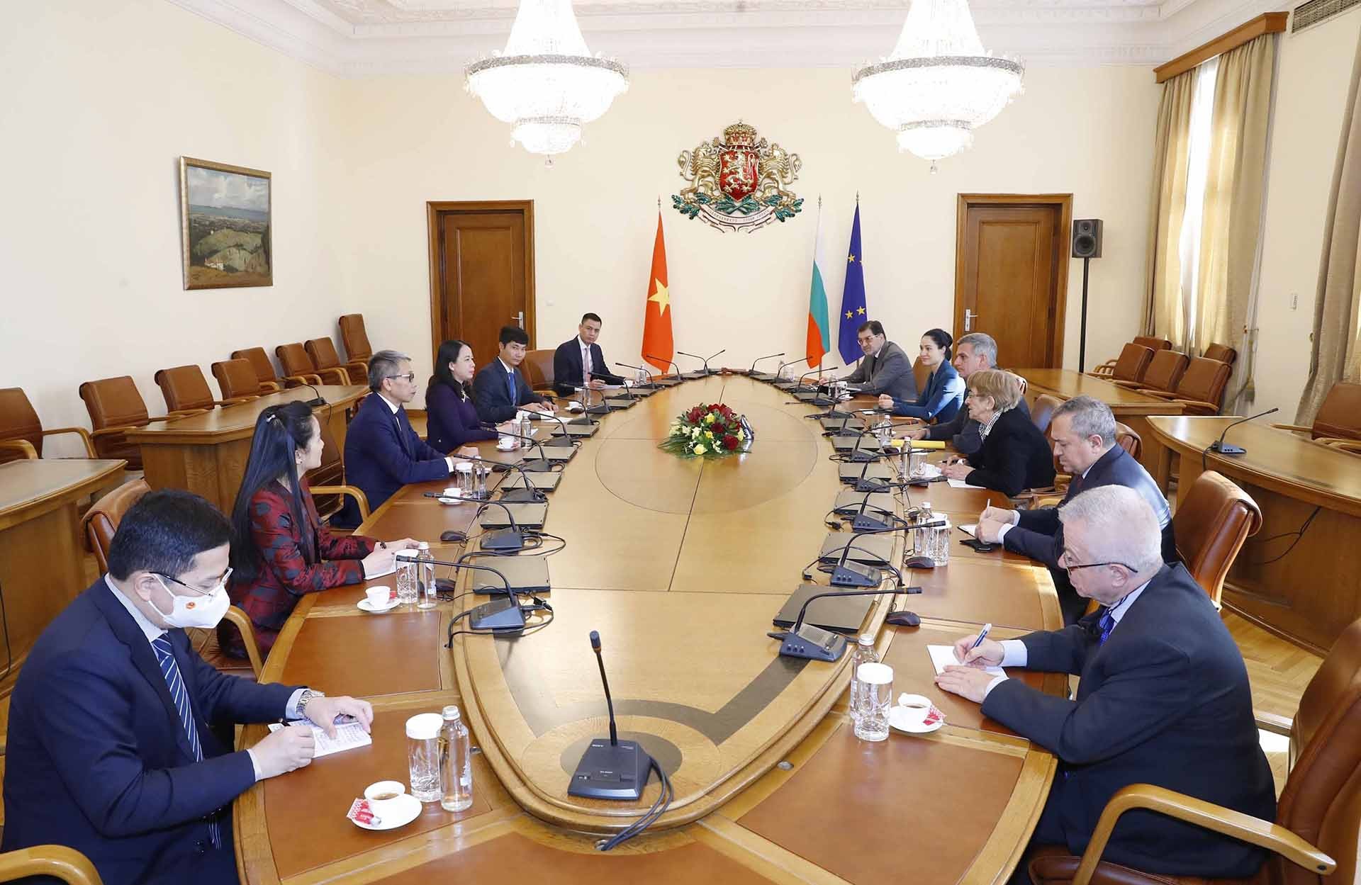 Phó Chủ tịch nước Võ Thị Ánh Xuân hội kiến Quyền Thủ tướng Bulgaria Stefan Yanev