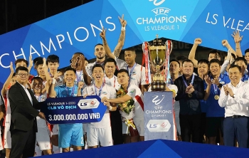 Bóng đá Việt Nam hôm nay (09/11): Viettel vô địch V-League, Công Phượng chia tay TP.HCM