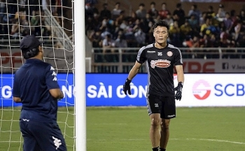 Chuyển nhượng V-League ngày 19/11: TP.HCM hé lộ tương lai thủ môn Bùi Tiến Dũng