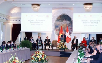 Chủ tịch nước Nguyễn Xuân Phúc và Tổng thống Guy Parmelin đồng chủ trì Diễn đàn doanh nghiệp Việt Nam - Thụy Sỹ