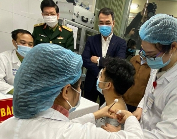 Việt Nam tự cường trong 'cuộc đua' vaccine COVID-19 Việt Nam tự cường trong 'cuộc đua' vaccine COVID-19