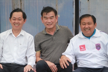 Lỡ bến HAGL, HLV Phan Thanh Hùng chính thức ký hợp đồng với B.Bình Dương