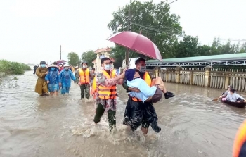 Chủ động phòng chống mưa lũ và dịch bệnh COVID-19, đảm bảo tính mạng cho người dân