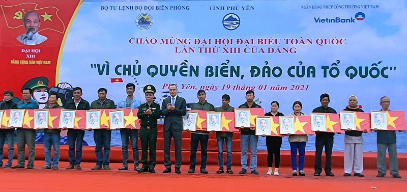 Chương trình “Vì chủ quyền biển, đảo của Tổ quốc” được tổ chức nhằm động viên, khích lệ quần chúng nhân dân khu vực biên giới và ngư dân tham gia bảo vệ vững chắc chủ quyền, an ninh biên giới