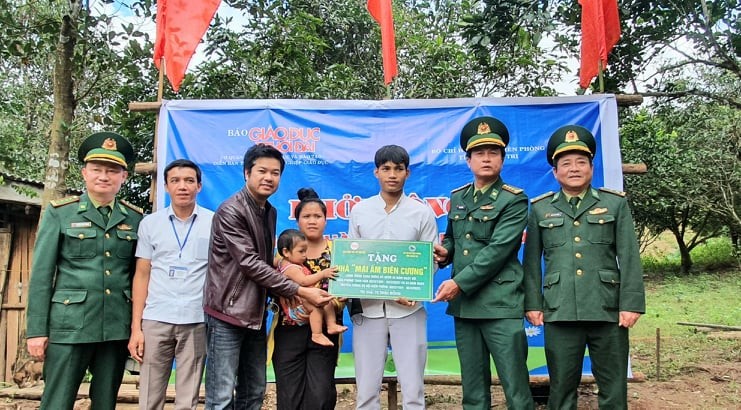 Xây tặng nhà cho người nghèo biên giới Quảng Trị