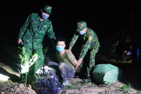 Thu giữ gần 300kg pháo hoa ở khu vực biên giới tỉnh Quảng Trị