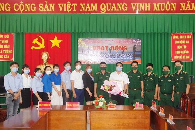 Nghĩa tình biên giới, hải đảo dịp Tết Nhâm Dần