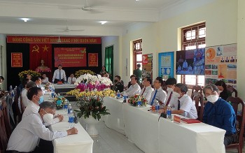 Chúc Tết cán bộ, chiến sĩ và nhân dân đang công tác, sinh sống tại Trường Sa Chúc Tết cán bộ, chiến sĩ và nhân dân đang công tác, sinh sống tại Trường Sa