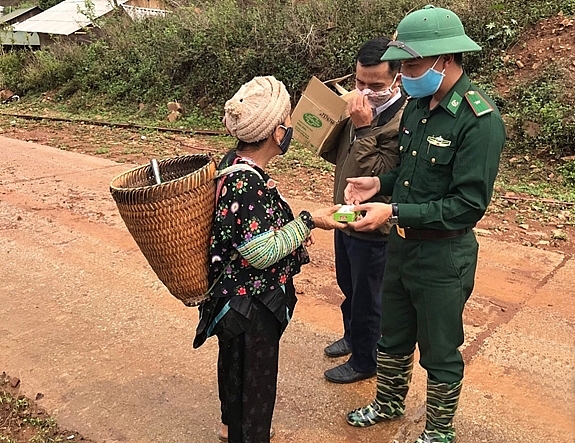 Kiên trì bám chốt, kiểm soát chặt biên giới để ngăn chặn dịch Covid