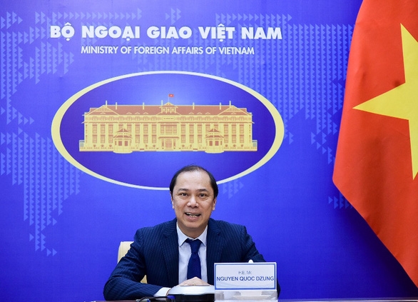 Thứ trưởng Bộ Ngoại giao Nguyễn Quốc Dũng tại hội đàm trực tuyến ngày 24-2 - Ảnh: BNG