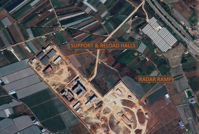 Ảnh vệ tinh từ tháng 12/2020 cho thấy một công trình với nhiều dấu hiệu của một căn cứ tên lửa đất đối không ở TP Mông Tự