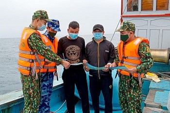 Tuyên truyền chống khai thác IUU cho ngư dân đảo Cồn Cỏ
