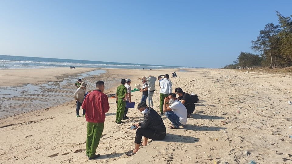 Phát hiện thi thể nữ sinh trên bờ biển ở Bình Thuận