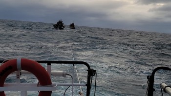 Vượt thời tiết nguy hiểm cứu nạn kịp thời 5 ngư dân trên biển