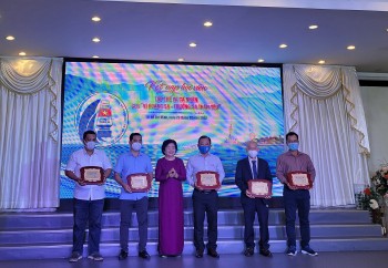 Kiều bào tích cực tham gia CLB “Vì Hoàng Sa – Trường Sa thân yêu” Kiều bào tích cực tham gia CLB “Vì Hoàng Sa – Trường Sa thân yêu”